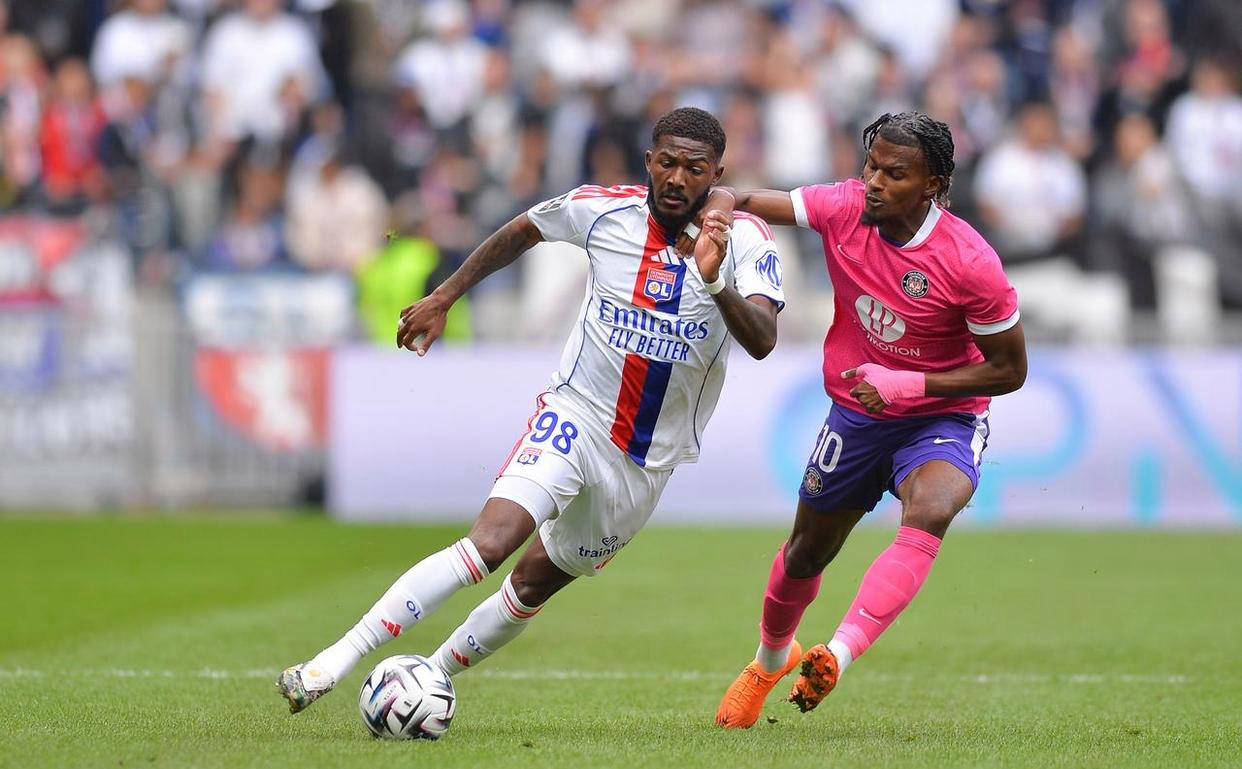 法甲大冷门！里昂被排名第11的图卢兹逆转，96分钟绝杀惨遭败绩